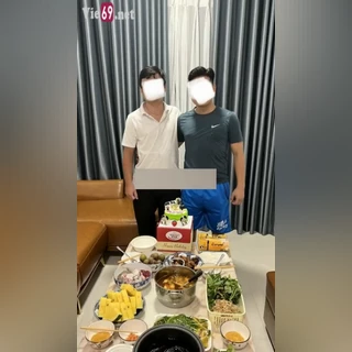 Món quà sinh nhật vợ đặc biệt dành cho vợ. Cho bạn thân xuất tinh vào bướm vợ yêu