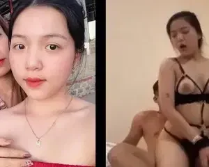 Em gái ngoan ngoãn hiền lành lộ clip hóa thần dâm trên giường với bạn trai