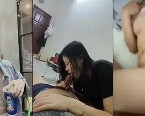 Em người yêu xinh xắn dễ thương thích nhẹ nhàng